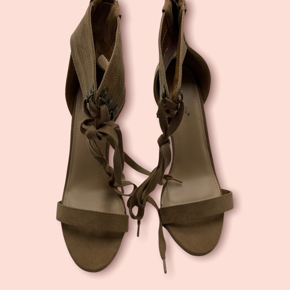 SHOEDAZZLE| ELLOUISE Ankle Strap Stiletto, SZ NWOT Color: TAN - Picture 10 of 15